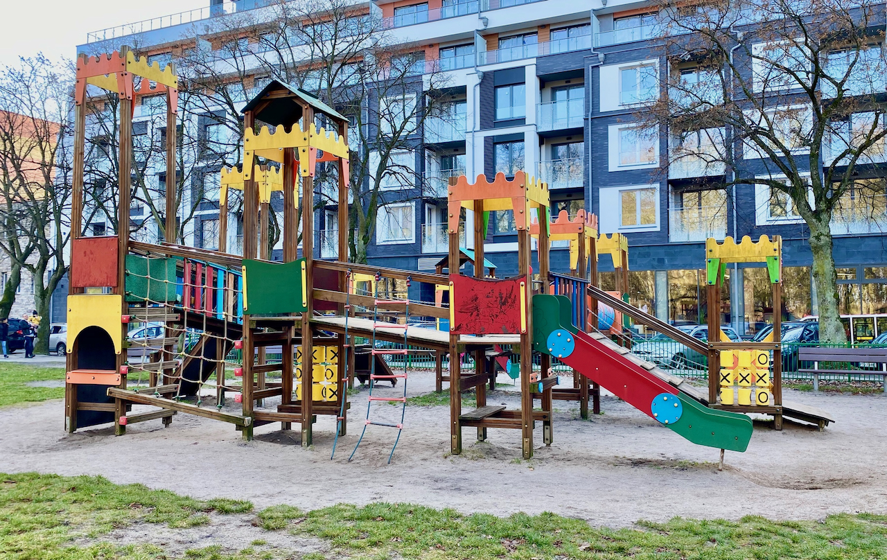 Kuchnia i część jadalniana